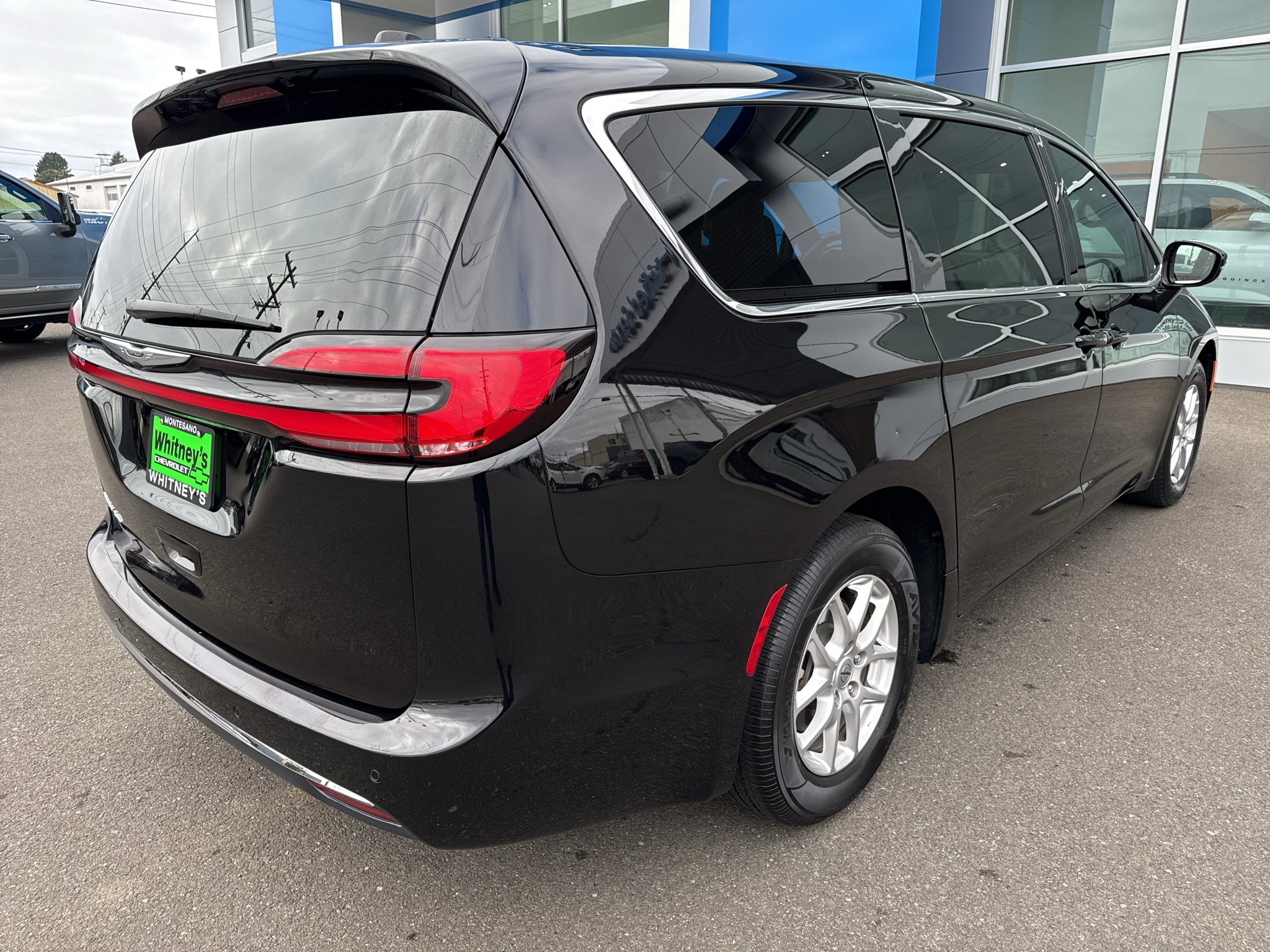 2025 Chrysler Pacifica Select