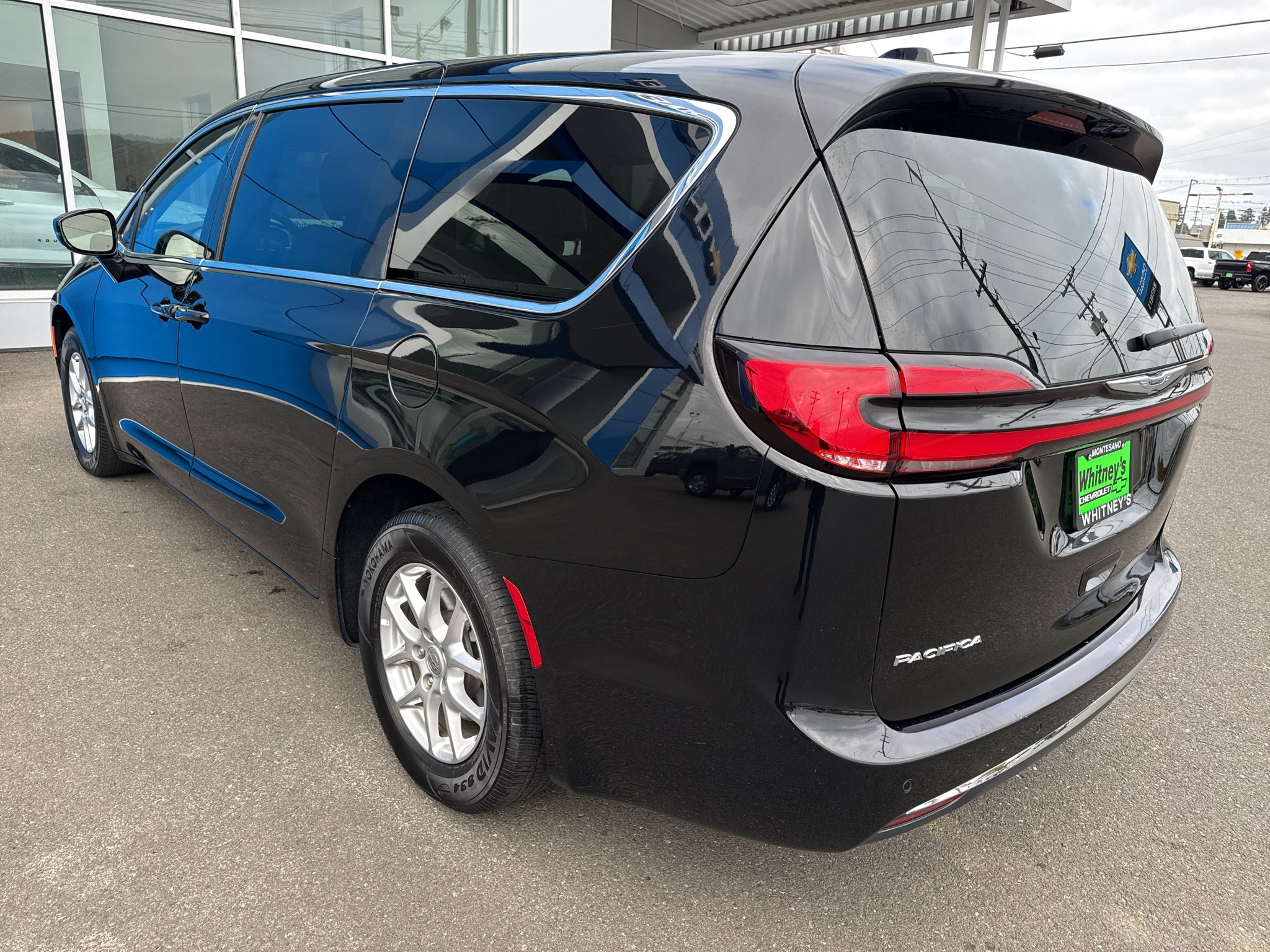 2025 Chrysler Pacifica Select