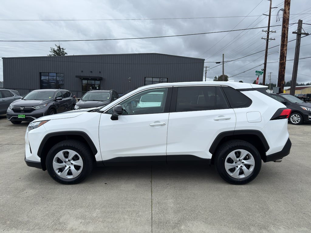2024 Toyota RAV4 LE