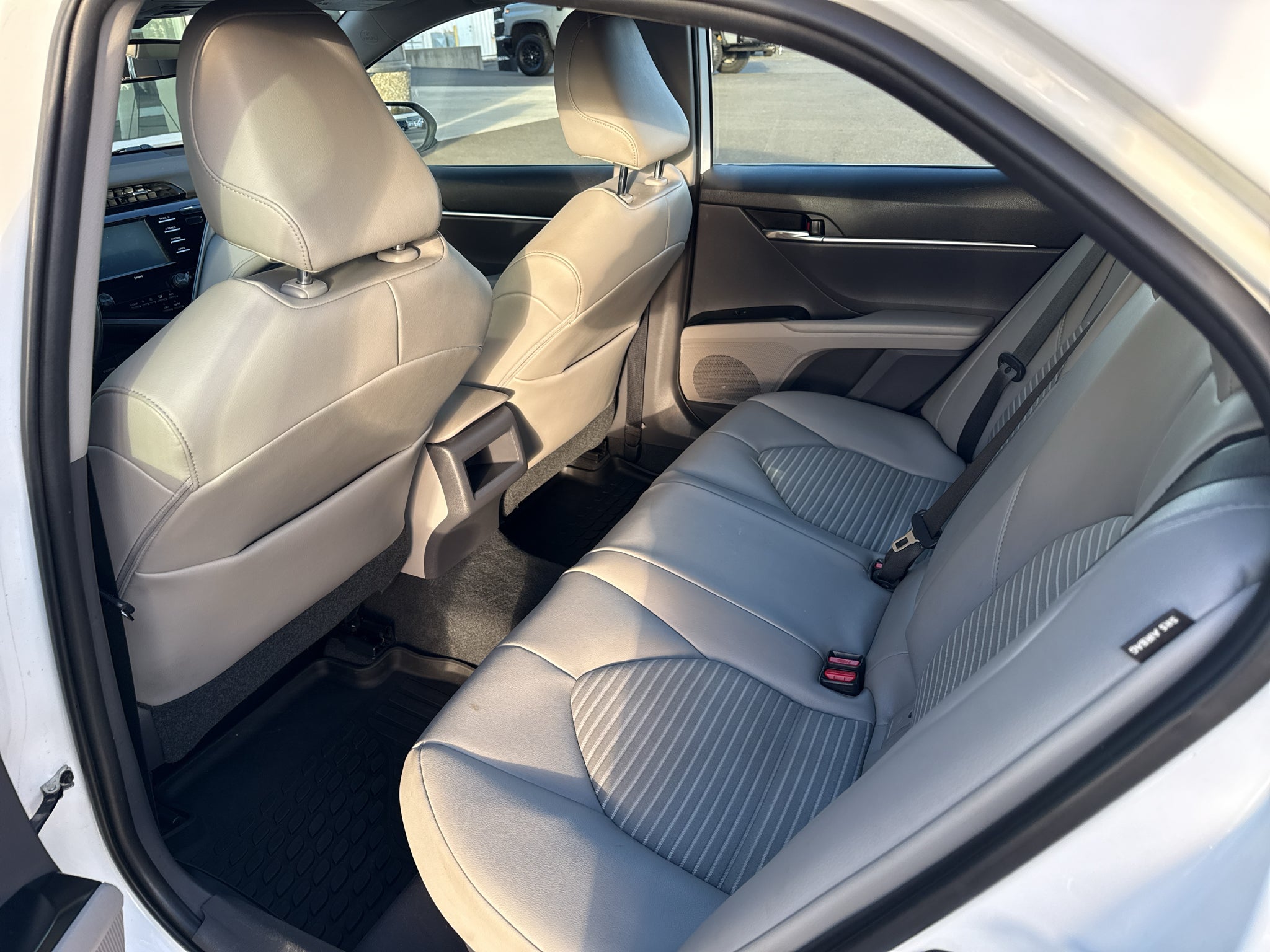 2020 Toyota Camry Hybrid SE