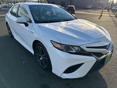 2020 Toyota Camry Hybrid SE