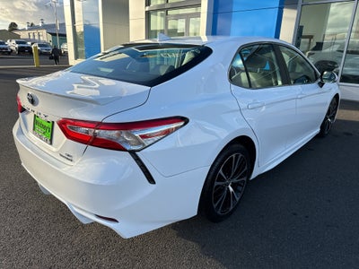 2020 Toyota Camry Hybrid SE