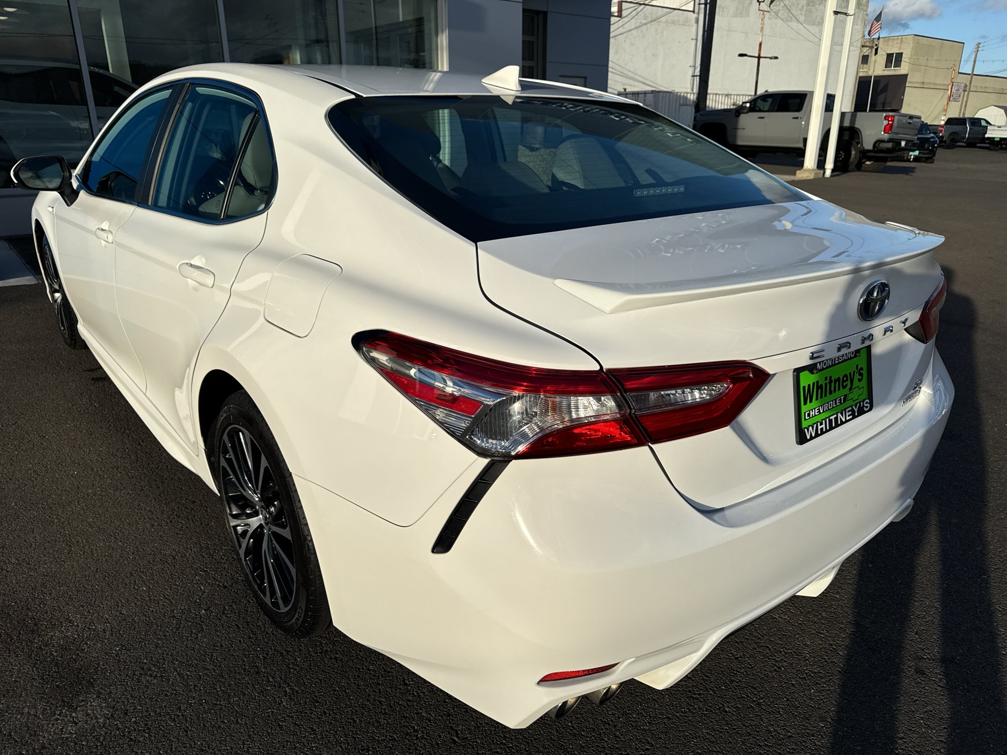 2020 Toyota Camry Hybrid SE