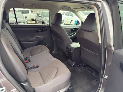 2024 Toyota Highlander LE