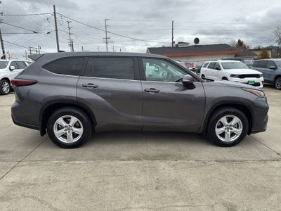 2024 Toyota Highlander LE