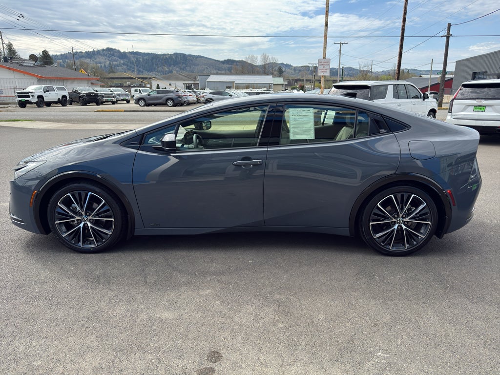 2024 Toyota Prius LE